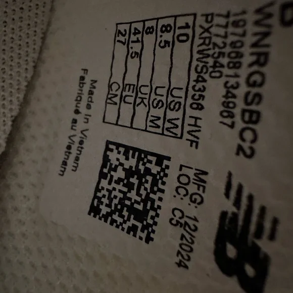 New Balance White and Floral Women's Sneakers - Picture 4 of 5